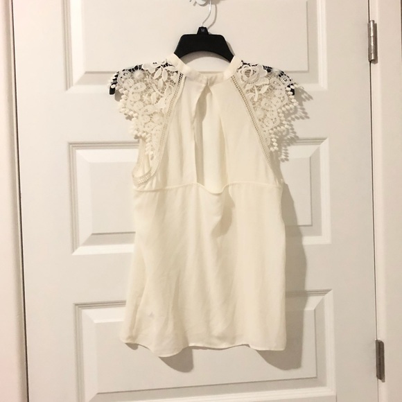 Express sleeveless blouse with lace details - Picture 3 of 7